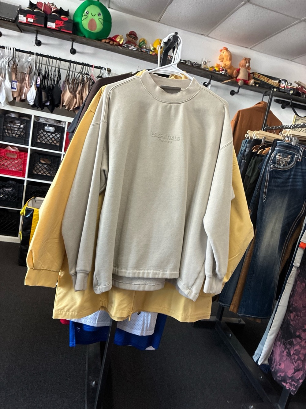 Essentials Fear of God Relaxed Fit Crewneck Sweater Men's Size XS Eggshell Used